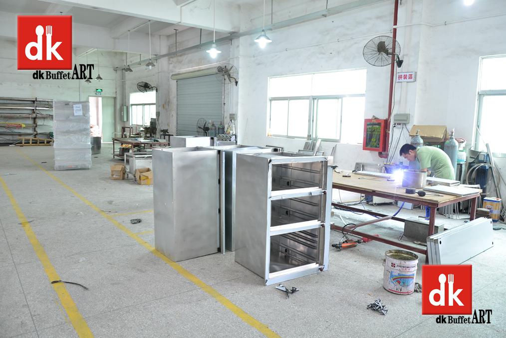 打造高效餐飲服務 廚具工廠中的自助餐用具與自助餐臺